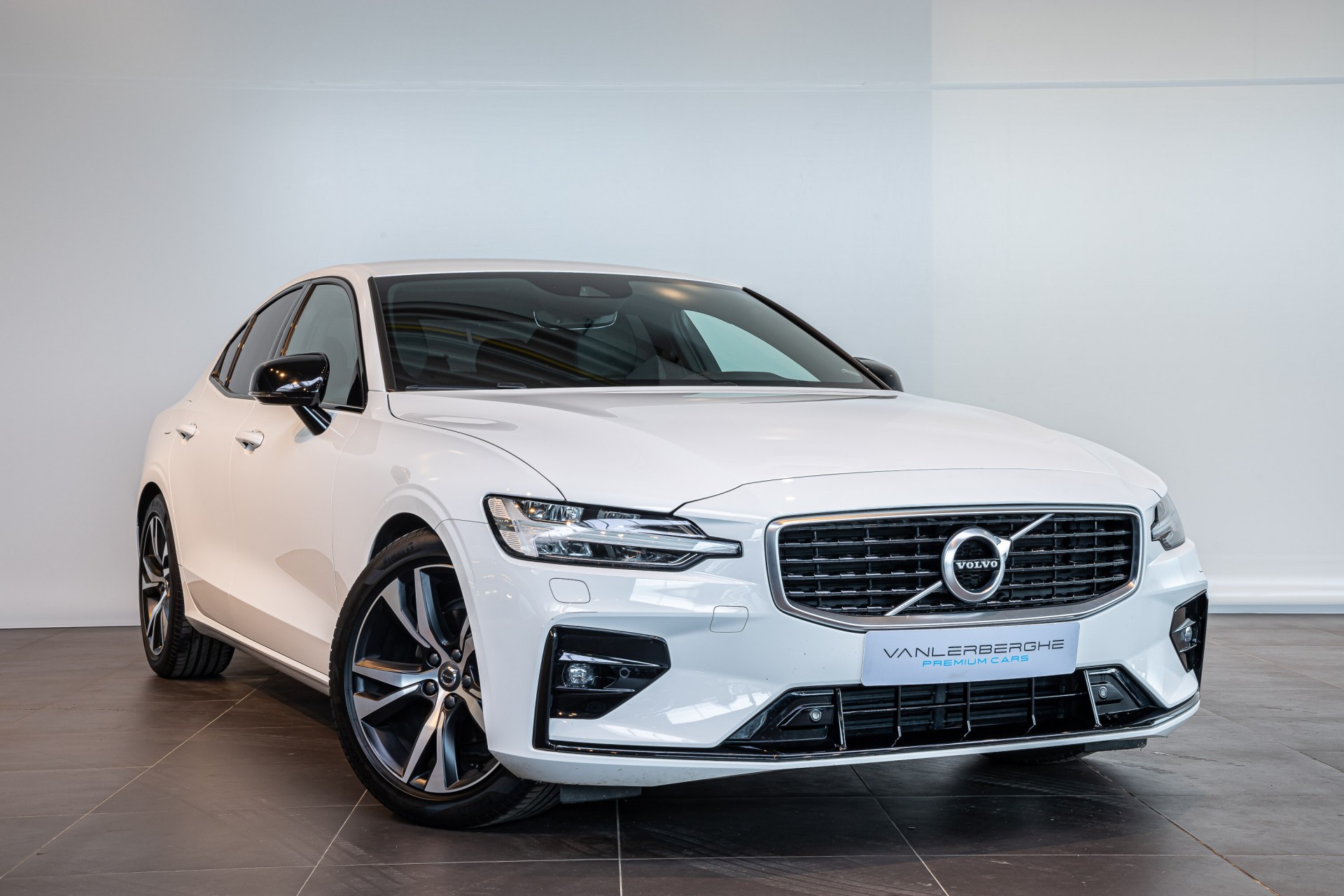Volvo S60 T4 Nieuwe wagens Vanlerberghe Premium Cars