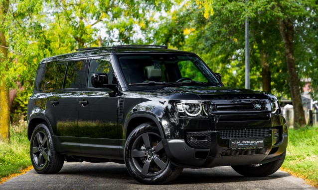 Land Rover Defender 110